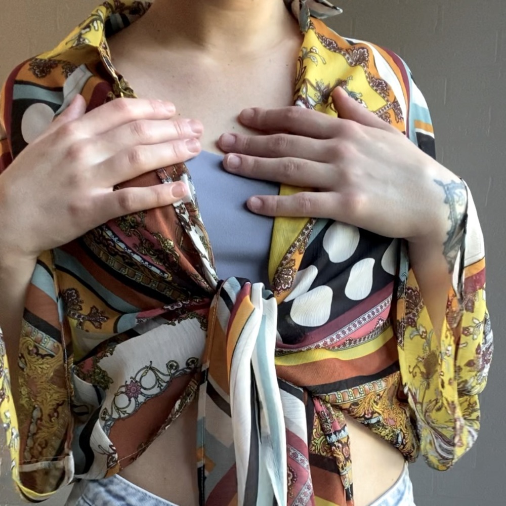 Tie top